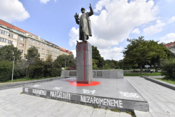 Чешские вандалы-националисты осквернили памятник Коневу. Неизвестный фотограф.