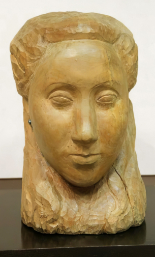Воскресенская Маргарита Михайловна. Женский портрет. Дерево. 36,5х25х31. 20 век. Вятский художественный музей имени В.М. и А.М. Васнецовых.