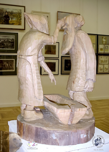Выставка `Болдинская осень` в ЦДХ. 1999.. Егоров Алексей Петрович. Сказка о рыбаке и рыбке. Дерево. 42х27х20. 1995.