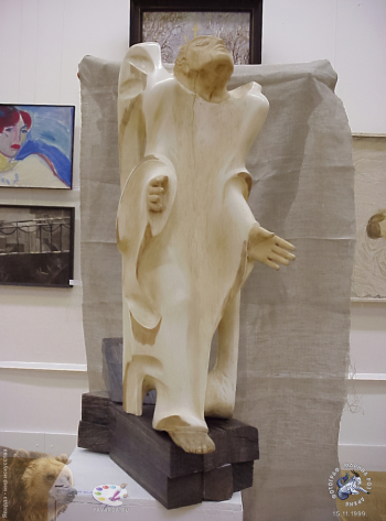Выставка `Болдинская осень` в ЦДХ. 1999.. Черноглазов Игорь Алексеевич. Уходящий ангел. Дерево, левкас. 1999.