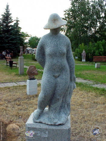У моря