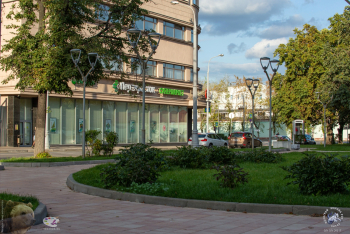 Даниловская площадь. Супермаркет `Перекрёсток` на Люсиновской улице. Фотограф Марина Роз.