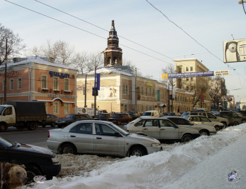Кафе-ресторан `Дель Маре`. Москва, ул.Долгоруковская, д.19, стр.7 и д.21, стр.1. Позади церковь Николая Чудотворца в Новой Слободе. Фотограф Марина Роз.