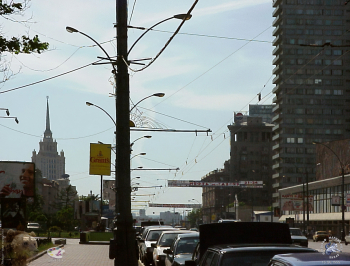 Улица Новый Арбат в Москве. Новый Арбат в сторону Новоарбасткого моста
