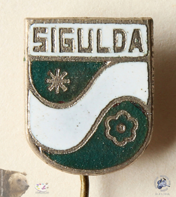 Значок `Sigulda` (Сигулда, Латвийская ССР). Герб города.