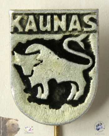 Значок `Kaunas` (Каунас). На щите символ города - бык.