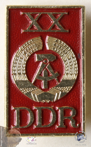 Значок `XX DDR`. 20 лет ГДР.