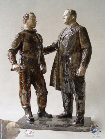 Седов Михаил Родионович. Королёв и Гагарин. Керамика. 51х33. 1988. Собрание семьи скульптора.