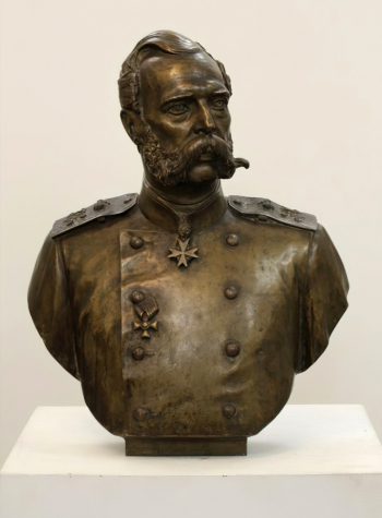 Попов Михаил Петрович. Александр II. Бронза. 68х53х26. 19 век. Пермская государственная художественная галерея.
