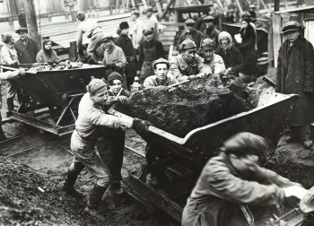 Устинов Александр Васильевич. Строительство метро. 1933. Мультимедийный комплекс актуальных искусств.