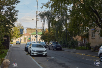 Вид из Малого Строченовского переулка на Дубининскую улицу. Фотограф Марина Роз.