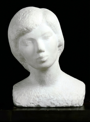 Вайнман Моисей Абрамович. Ленинградка. Мрамор. 47х35х30. 1961. Вятский художественный музей имени В.М. и А.М.Васнецовых.