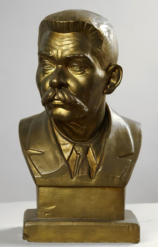 Ингал Владимир Иосифович. Максим Горький. Гипс тонированный. 70х36х32. 1957. Государственный музей политической истории России.