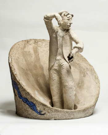 Богушевская Нинель Владимировна. Клоун на арене. Шамот. 49х39х42. 1986. Государственный Русский музей.