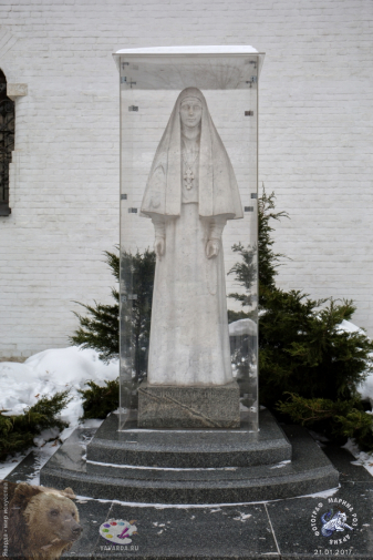 Клыков Вячеслав Михайлович. Памятник Елизавете Фёдоровне Романовой у стен Марфо-Мариинской обители.