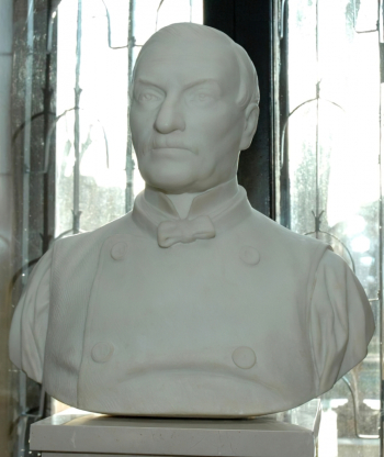 Бок Александр Романович. Портрет скульптора К.К.Клодта. Мрамор. 50,5х49,5х29. 19 век. Государственный музей изобразительных искусств Республики Татарстан.