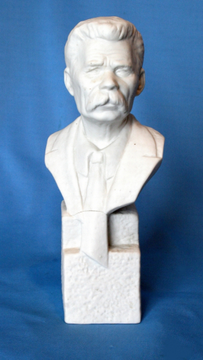 Орлов Сергей Михайлович. Бюст А.М.Горького. Бисквит. 22х10х8,0. 1936-1942. Талдомский районный историко-литературный музей.