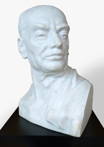 Шелов (Шелов-Коведяев) Вадим Борисович. Бюст основателя музея-заповедника `Танаис` Шелова Д.Б. Мрамор. 27х34х55. 2006. Археологический музей-заповедник `Танаис`.