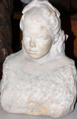Шелов (Шелов-Коведяев) Вадим Борисович. Портрет дочери. Мрамор. 48х40х20. 1980-е. Музей изобразительных искусств (Тюмень).