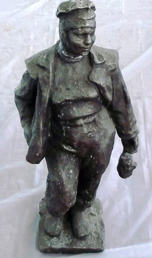 Родионов Лев Артемьевич. Шахтёрка. Бронза. 80х25х20. 1962. Тесинский художественный музей.
