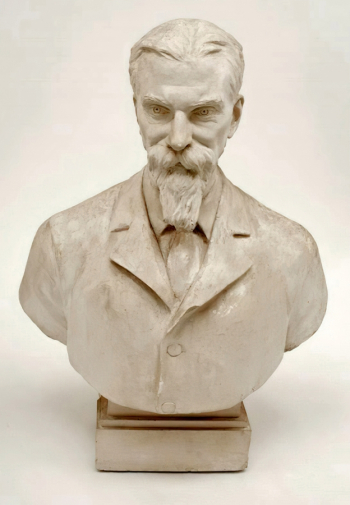 Кун (Сметская) Юлия Альбертовна. К.А.Тимирязев. Гипс. 70х50х30. 1955. Государственный биологический музей имени К.А.Тимирязева.