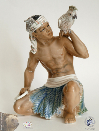 Йенс Петер Даль-Йенсен. Судан. Юноша с какаду (Sudanese. Man with cockatoo). Фигурка №1305. Фарфор. h-23. Частное собрание.