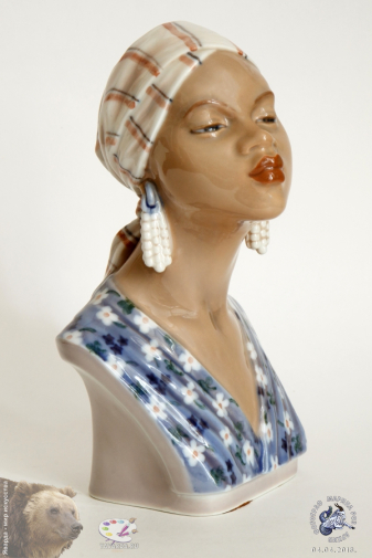 Йенс Петер Даль-Йенсен. Бюст африканской девушки (Bust of African Woman). Фигурка №1211. Фарфор. h-19,5. Частное собрание.