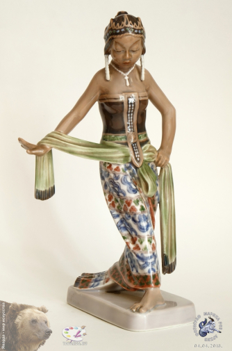 Йенс Петер Даль-Йенсен. Яванская танцовщица (Javanese Dancer). Фигурка №1114. Фарфор. Частное собрание.