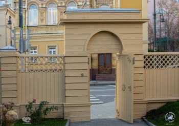Выход со двора дома-музея на Остоженку. Фотограф Марина Роз.