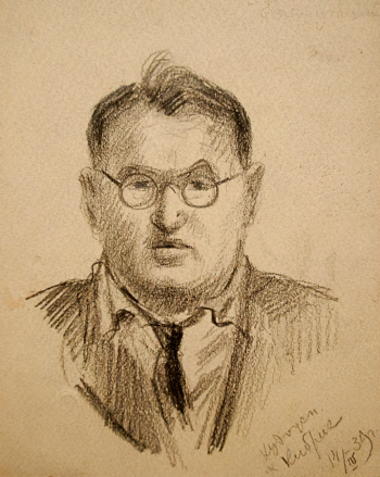 Клементьева Ксения Александровна. Портрет художника Е.А.Кибрика. Бумага, карандаш. 12,9х9,9. 1939. Государственный Русский музей.