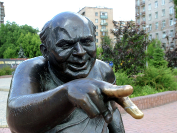 Памятник Евгению Леонову до похищения. Неизвестный фотограф.