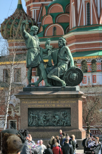 Памятник Минину и Пожарскому в Москве на Красной площади. Фотограф Марина Роз.
