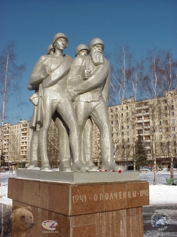 Памятник народным ополченцам Москвы `Ополченцы Москвы`. Фотограф Марина Роз.