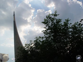 Памятник покорителям космоса в Москве. Фотограф Марина Роз.