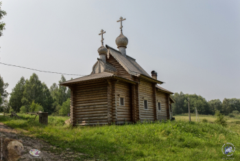 Скит Архангела Михаила у деревни Зиброво. Фотограф Марина Роз.