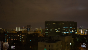 Институт Вишневского в Москве. Вид на Институт Вишневского с 1-го Щипковского переулка ночью. Фото 24.09.2016.