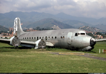 Самолёт DC-4. Неизвестный фотограф.