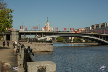 Большой Краснохолмский мост в Москве. Большой Краснохолмский мост в Москве. Фото 09.05.2018.
