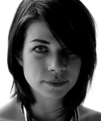Мия Бержерон (Mia Bergeron). Неизвестный фотограф.