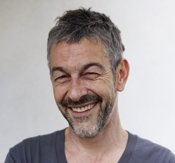 Пьер Юиг (Pierre Huyghe). Неизвестный фотограф.