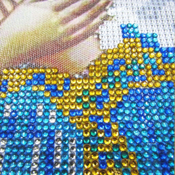 Алмазная вышивка (Алмазная живопись, Алмазная мозаика, Diamond Embroidery). Неизвестный фотограф.