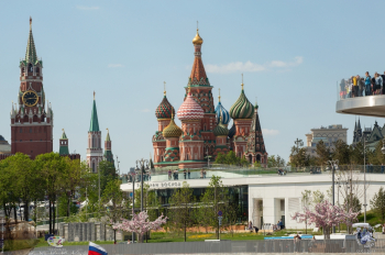 Ресторан `Восход` в московском парке `Зарядье`. Фотограф Марина Роз.