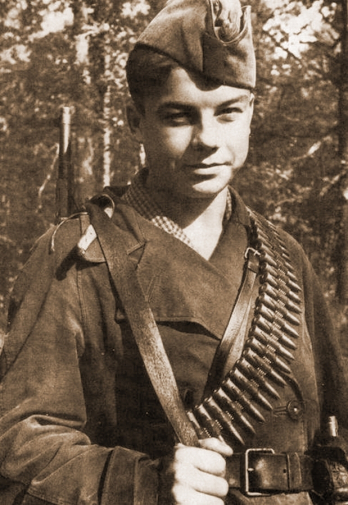 Фотография советского пионера-героя Васи Коробко. Неизвестный военный фотограф.