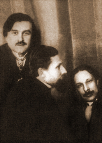 Казимир Малевич, Иван Клюн, Алексей Моргунов (слева-направо). Неизвестный фотограф.