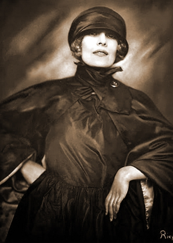 Богуславская (Пуни) Ксения Леонидовна. 1920-е. Неизвестный фотограф.