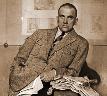Маяковский Владимир Владимирович. Неизвестный фотограф.