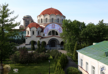 Воскресенский Новодевичий монастырь в Санкт-Петербурге. Фотограф Марина Роз.