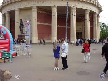 Станция метро `Краснопресненская` в Москве. Фотограф Марина Роз.