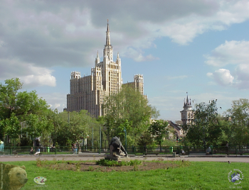 Жилой дом на Кудринской площади (cталинская высотка на Восстания). Фотограф Марина Роз.