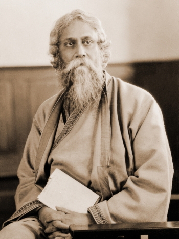 Рабиндранат Тагор (Робиндронатх Тхакур, Rabindranath Tagore) в 1916 году. Неизвестный фотограф.